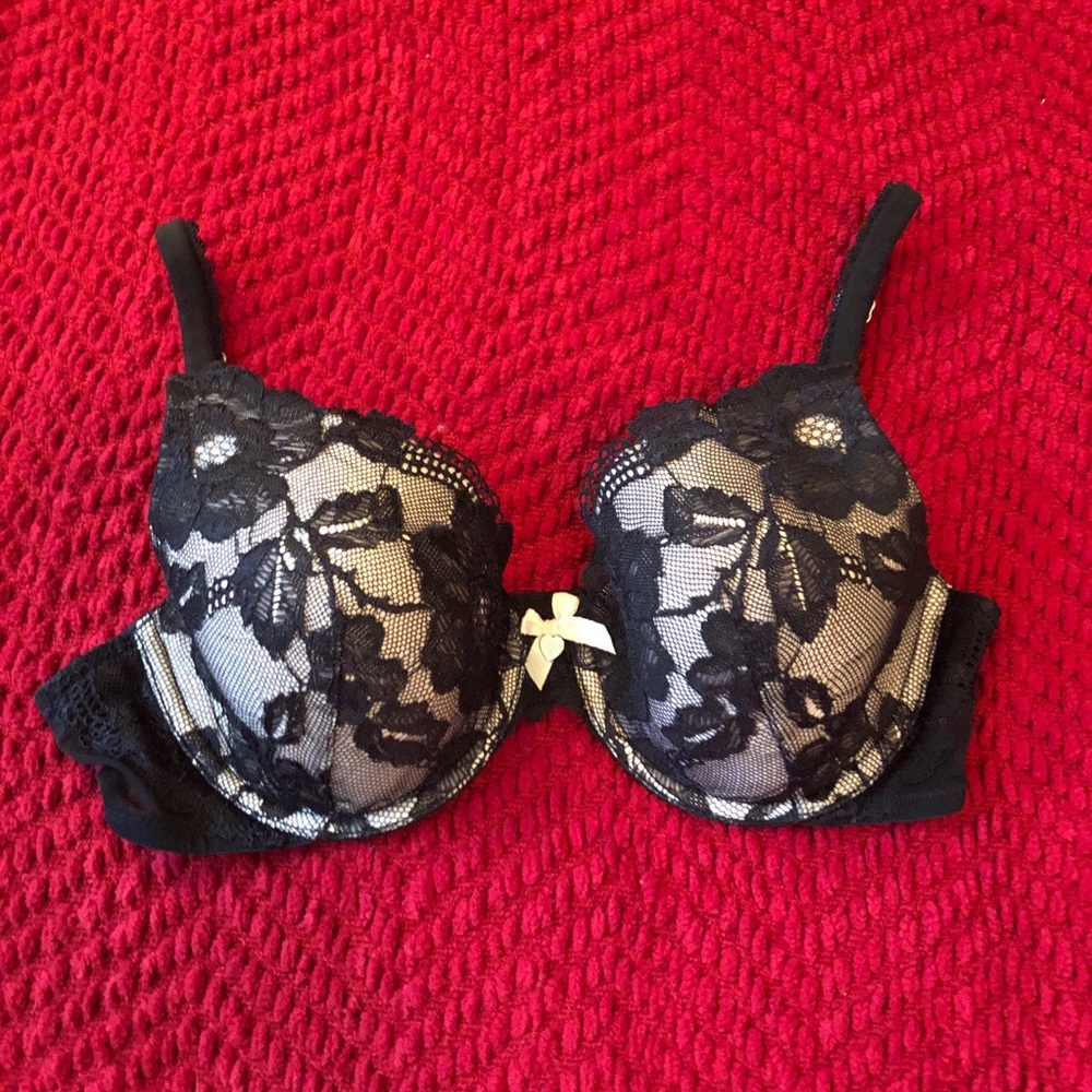 Body by Victoria Lace Bra 🖤🖤
